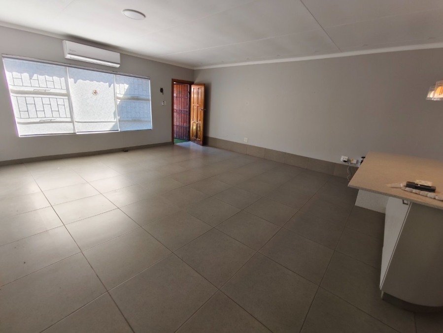 To Let 2 Bedroom Property for Rent in Langenhovenpark Free State